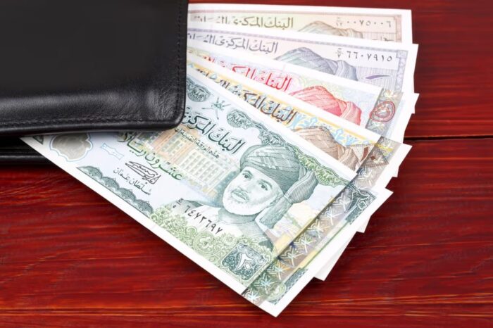 سعر الريال العماني اليوم