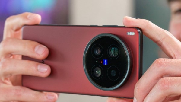 vivo X300 Ultra يتلقى شهادة جديدة تؤكد الإطلاق العالمي المنتظر له