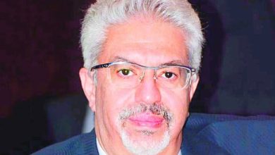 الذهب يتخطى أرقامه التاريخية محليا وعالميا والأوقية تقترب من خمسة آلاف دولار
