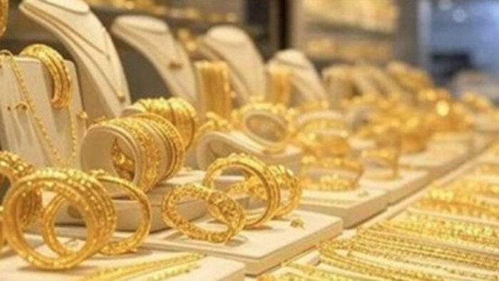 انخفاض ملحوظ في سعر الذهب عند نهاية التعاملات المسائية ليوم الجمعة السادس عشر من يناير 2026