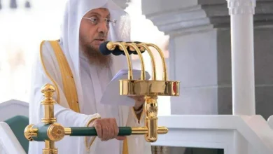 خطيب المسجد الحرام يوضح كيف مواقع التواصل غيرت معاني المجالسة والمصاحبة في زمن جديد ومختلف