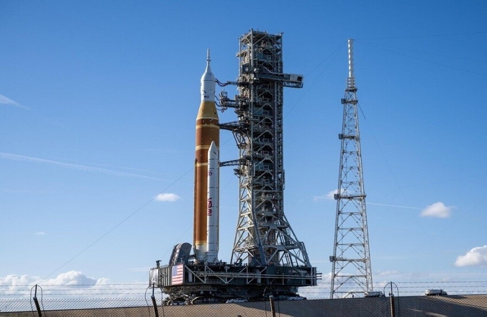 صاروخ SLS يقترب من القمر في خطوة تاريخية تغير مستقبل الاستكشاف الفضائي