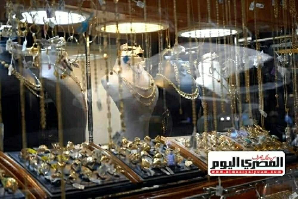 كم سعر الذهب عيار واحد وعشرون اليوم الجمعة ثلاث وعشرون يناير ألفين وستة وعشرون مع موجة ارتفاع قياسية عالميًا