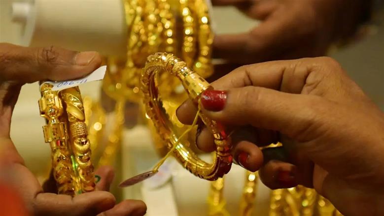 مفاجأة في سوق الصاغة ارتفاع الأوقية فوق 4900 دولار يؤثر على عيار 21 بشكل غير متوقع
